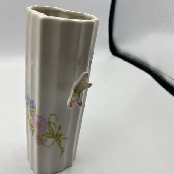 Vintage white glass single flower vase retro heart shape bud vases glasses - Picture 3 of 8